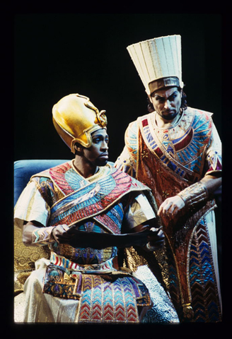 Chester Patton (The King of Egypt), Francesco Ellero d'Artegna (Ramfis), Aida, Giuseppe Verdi. San Francisco Opera, 1996-97. Photographer: Marty Sohl/San Francisco Opera.