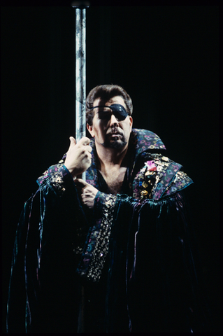 James Morris (Wotan), Das Rheingold, Richard Wagner. San Francisco Opera, 1998-99. Photographer: Marty Sohl/San Francisco Opera.