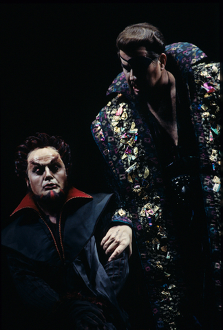 Thomas Sunnegårdh (Loge), James Morris (Wotan), Das Rheingold, Richard Wagner. San Francisco Opera, 1998-99. Photographer: Marty Sohl/San Francisco Opera.