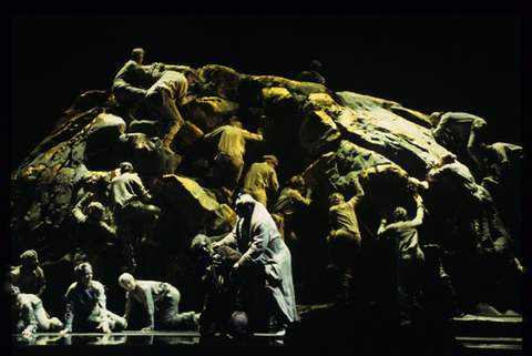 Gary Rideout (Mime), Tom Fox (Alberich), Supernumeraries, Das Rheingold, Richard Wagner. San Francisco Opera, 1998-99. Photographer: Marty Sohl/San Francisco Opera.