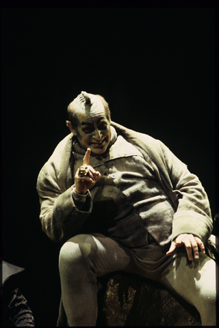 Tom Fox (Alberich), Das Rheingold, Richard Wagner. San Francisco Opera, 1998-99. Photographer: Marty Sohl/San Francisco Opera.