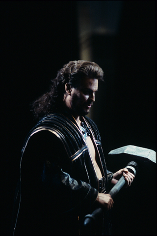 Jeffrey Wells (Donner), Das Rheingold, Richard Wagner. San Francisco Opera, 1998-99. Photographer: Marty Sohl/San Francisco Opera.