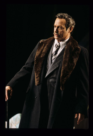 Tom Fox (Dr. Schön), Lulu, Alban Berg. San Francisco Opera, 1997-98. Photographer: Marty Sohl/San Francisco Opera.