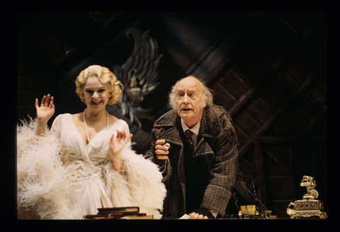 Eilana Lappalainen (Lulu), Franz Mazura (Schigolch), Lulu, Alban Berg. San Francisco Opera, 1997-98. Photographer: Marty Sohl/San Francisco Opera.