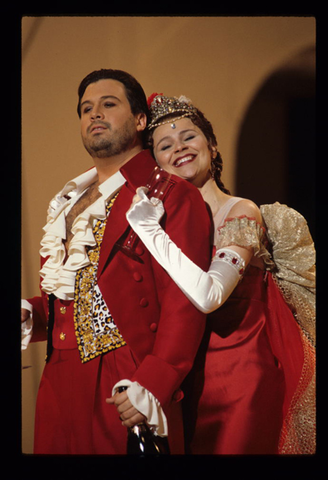 David Daniels (Nero), Ruxandra Donose (Poppea), L'Incoronazione di Poppea, Claudio Monteverdi. San Francisco Opera, 1997-98. Photographer: Marty Sohl/San Francisco Opera.