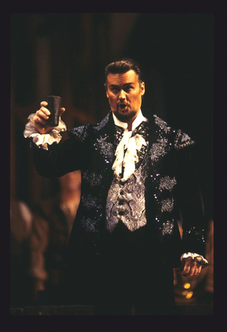 Jeffrey Wells (Escamillo), Carmen, Georges Bizet. San Francisco Opera, 1997-98. Photographer: Marty Sohl/San Francisco Opera.