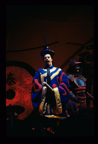 John Relyea (A Mandarin), Turandot, Giacomo Puccini. San Francisco Opera, 1998-99. Photographer: Marty Sohl/San Francisco Opera.