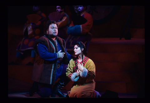 Richard Margison (Calaf), Svetla Vassileva (Liù), Turandot, Giacomo Puccini. San Francisco Opera, 1998-99. Photographer: Marty Sohl/San Francisco Opera.