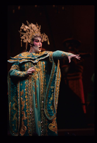 Gabriele Schnaut (Turandot), Turandot, Giacomo Puccini. San Francisco Opera, 1998-99. Photographer: Marty Sohl/San Francisco Opera.