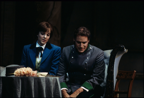 Mary Mills (Zdenka), David Kuebler (Matteo), Arabella, Richard Strauss. San Francisco Opera, 1998-99. Photographer: Marty Sohl/San Francisco Opera.