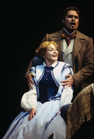 Janice Watson (Arabella), Stuart Skelton (Count Elemer), Arabella, Richard Strauss. San Francisco Opera, 1998-99. Photographer: Marty Sohl/San Francisco Opera.