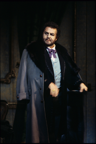 Franz Grundheber (Mandryka), Arabella, Richard Strauss. San Francisco Opera, 1998-99. Photographer: Marty Sohl/San Francisco Opera.