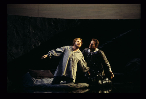 Wolfgang Schmidt (Tristan), Tom Fox (Kurwenal), Tristan und Isolde, Richard Wagner. San Francisco Opera, 1998-99. Photographer: Marty Sohl/San Francisco Opera.