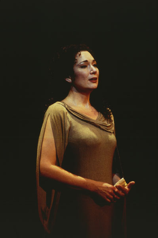 Carol Vaness (Norma), Norma, Vincenzo Bellini. San Francisco Opera, 1998-99. Photographer: Marty Sohl/San Francisco Opera.