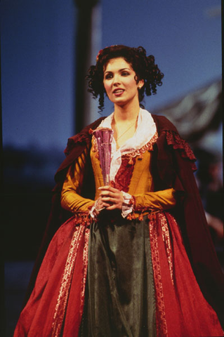 Anna Netrebko (Louisa), Betrothal in a Monastery, Sergei Prokofiev. San Francisco Opera, 1998-99. Photographer: Ken Friedman/San Francisco Opera.