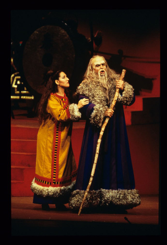 Norah Amsellem (Liù), Stefano Palatchi (Timur), Turandot, Giacomo Puccini. San Francisco Opera, 1998-99. Photographer: Larry Merkle/San Francisco Opera.