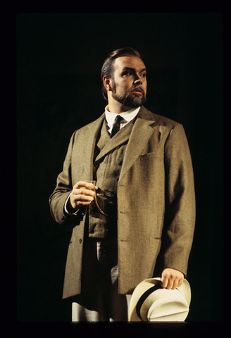 David Okerlund (Sharpless), Madama Butterfly, Giacomo Puccini. San Francisco Opera, 1998-99. Photographer: Marty Sohl/San Francisco Opera.