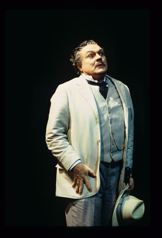 Kenneth Riegel (Gustav von Aschenbach), Death in Venice, Benjamin Britten. San Francisco Opera, 1997-98. Photographer: Marty Sohl/San Francisco Opera.