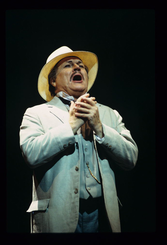 Kenneth Riegel (Gustav von Aschenbach), Death in Venice, Benjamin Britten. San Francisco Opera, 1997-98. Photographer: Marty Sohl/San Francisco Opera.