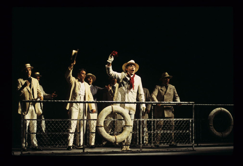 Alfonso Antoniozzi (The traveler), Chorus, Death in Venice, Benjamin Britten. San Francisco Opera, 1997-98. Photographer: Marty Sohl/San Francisco Opera.