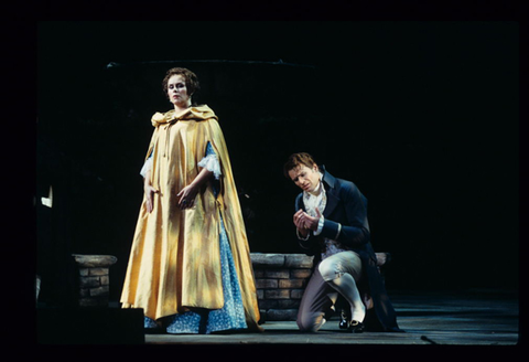 Solveig Kringelborn (Countess Almaviva), Bo Skovhus (Count Almaviva), Le Nozze di Figaro, Wolfgang Amadeus Mozart. San Francisco Opera, 1997-98. Photographer: Marty Sohl/San Francisco Opera.