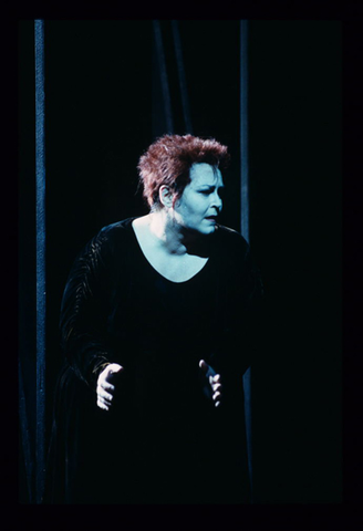 Elizabeth Connell (Elektra), Elektra, Richard Strauss. San Francisco Opera, 1997-98. Photographer: Marty Sohl/San Francisco Opera.