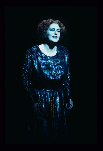 Frances Ginzer (Chrysothemis), Elektra, Richard Strauss. San Francisco Opera, 1997-98. Photographer: Marty Sohl/San Francisco Opera.