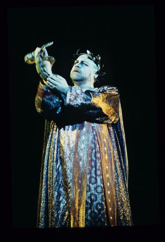 John Mac Master (Aegisth), Elektra, Richard Strauss. San Francisco Opera, 1997-98. Photographer: Marty Sohl/San Francisco Opera.