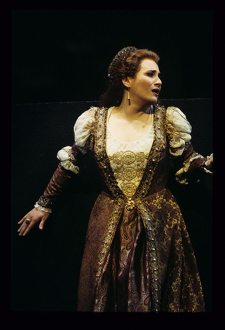 Patricia Racette (Mathilde), Guillaume Tell, Gioachino Rossini. San Francisco Opera, 1997-98. Photographer: Marty Sohl/San Francisco Opera.