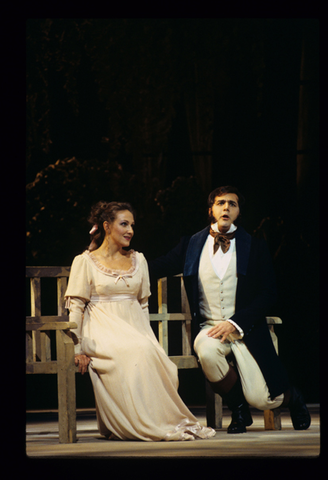 Marianna Tarasova (Olga), Raymond Very (Lensky), Eugene Onegin, Pyotr Ilyich Tchaikovsky. San Francisco Opera, 1997-98. Photographer: Marty Sohl/San Francisco Opera.