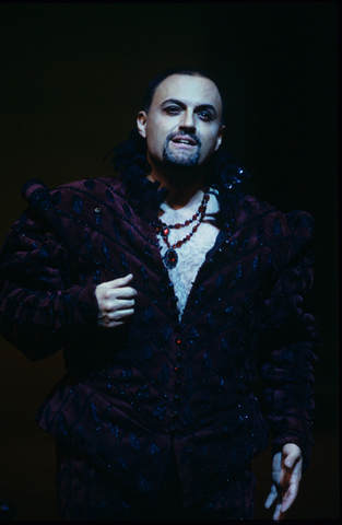 Frank Lopardo (The Duke of Mantua), Rigoletto, Giuseppe Verdi. San Francisco Opera, 1997-98. Photographer: Marty Sohl/San Francisco Opera.