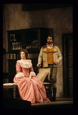 Nicolle Foland (Countess Almaviva), David Okerlund (Count Almaviva), Le Nozze di Figaro, Wolfgang Amadeus Mozart. San Francisco Opera, 1997-98. Photographer: Marty Sohl/San Francisco Opera.