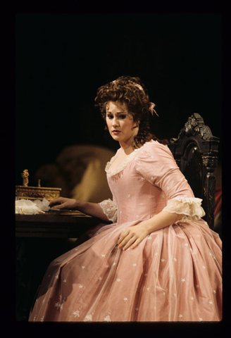 Nicolle Foland (Countess Almaviva), Le Nozze di Figaro, Wolfgang Amadeus Mozart. San Francisco Opera, 1997-98. Photographer: Marty Sohl/San Francisco Opera.