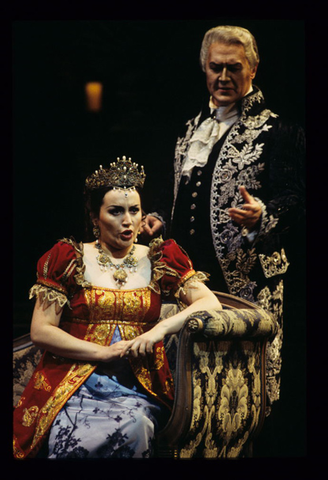 Georgina Lukacs (Tosca), Sergei Leiferkus (Baron Scarpia), Tosca, Giacomo Puccini. San Francisco Opera, 1997-98. Photographer: Marty Sohl/San Francisco Opera.