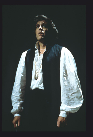 Thomas Hampson (Hamlet), Hamlet, Ambroise Thomas. San Francisco Opera, 1996-97. Photographer: Ron Scherl/San Francisco Opera.