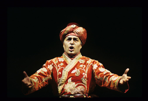 Paata Burchuladze (Khan Konchak), Prince Igor, Alexander Borodin. San Francisco Opera, 1996-97. Photographer: Marty Sohl/San Francisco Opera.