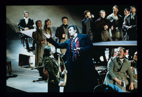 Samuel Ramey (Lindorf), Jerry Hadley (Hoffmann), Ruxandra Donose (Nicklausse), Chorus, Les Contes d'Hoffmann, Jacques Offenbach. San Francisco Opera, 1996-97. Photographer: Ron Scherl/San Francisco Opera.