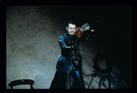 Samuel Ramey (Dr. Miracle), Les Contes d'Hoffmann, Jacques Offenbach. San Francisco Opera, 1996-97. Photographer: Ron Scherl/San Francisco Opera.