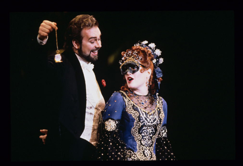 David Okerlund (Eisenstein), Nicolle Foland (Rosalinda), Die Fledermaus, Johann Strauss, Jr.. San Francisco Opera, 1996-97. Photographer: Ron Scherl/San Francisco Opera.