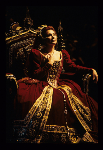 Carol Vaness (Anna Bolena), Anna Bolena, Gaetano Donizetti. San Francisco Opera, 1995-96. Photographer: Marty Sohl/San Francisco Opera.