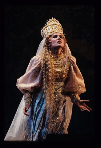 Anna Netrebko (Lyudmila), Ruslan and Lyudmila, Mikhail Ivanovich Glinka. San Francisco Opera, 1995-96. Photographer: Marty Sohl/San Francisco Opera.