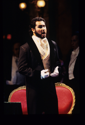 Roberto Aronica (Alfredo), La Traviata, Giuseppe Verdi. San Francisco Opera, 1995-96. Photographer: Marty Sohl/San Francisco Opera.