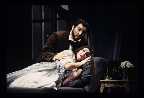 Roberto Aronica (Alfredo), Verónica Villarroel (Violetta), La Traviata, Giuseppe Verdi. San Francisco Opera, 1995-96. Photographer: Marty Sohl/San Francisco Opera.