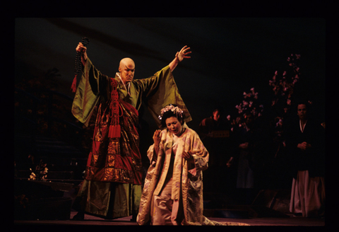 Philip Skinner (The Bonze), Catherine Malfitano (Cio-Cio-San), Chorus, Madama Butterfly, Giacomo Puccini. San Francisco Opera, 1995-96. Photographer: Marty Sohl/San Francisco Opera.