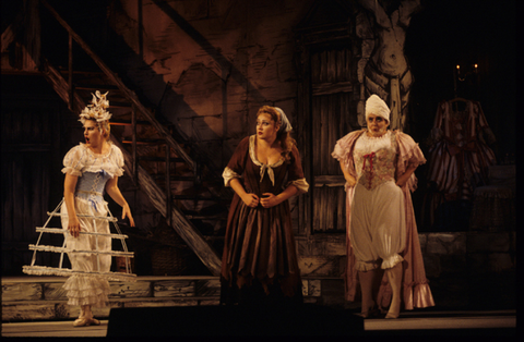 Nicolle Foland (Clorinda), Olga Borodina (Cenerentola), Elizabeth Bishop (Tisbe), La Cenerentola, Gioachino Rossini. San Francisco Opera, 1995-96. Photographer: Marty Sohl/San Francisco Opera.