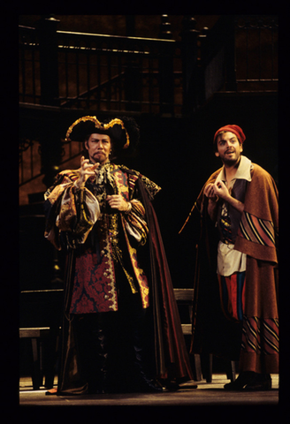 Samuel Ramey (Don Giovanni), Alfonso Antoniozzi (Leporello), Don Giovanni, Wolfgang Amadeus Mozart. San Francisco Opera, 1995-96. Photographer: Marty Sohl/San Francisco Opera.