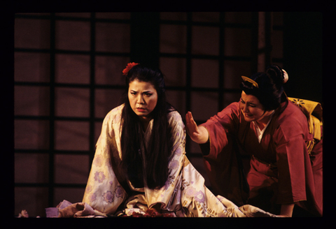 Yoko Watanabe (Cio-Cio-San), Elizabeth Bishop (Suzuki), Madama Butterfly, Giacomo Puccini. San Francisco Opera, 1995-96. Photographer: Marty Sohl/San Francisco Opera.