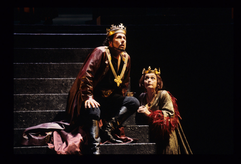 James Morris (Macbeth), Gwyneth Jones (Lady Macbeth), Macbeth, Giuseppe Verdi. San Francisco Opera, 1994-95. Photographer: Marty Sohl/San Francisco Opera.