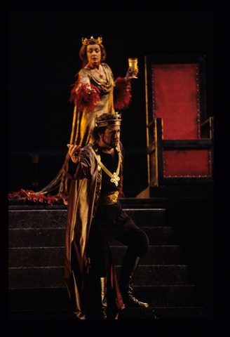 Gwyneth Jones (Lady Macbeth), James Morris (Macbeth), Macbeth, Giuseppe Verdi. San Francisco Opera, 1994-95. Photographer: Marty Sohl/San Francisco Opera.