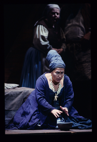 Larissa Diadkova (Fortuneteller), The Fiery Angel, Sergei Prokofiev. San Francisco Opera, 1994-95. Photographer: Marty Sohl/San Francisco Opera.